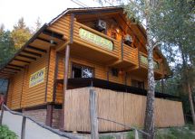 Будинок відпочинку RELAX знаходиться на мольовничому Касперівському водосховищі, в районі с. Касперівці, туристичної бази 