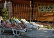 Будинок відпочинку RELAX знаходиться на мольовничому Касперівському водосховищі, в районі с. Касперівці, туристичної бази 