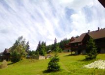 Obwód lwowski, rejon Skole,. Dolna Rozhanka 
(Wioska Slavs'ke), 7 km od centrum miejscowości i dworca kolejowego Slavs'ke. Photo  3