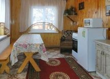 Львівська область, Сколівський район, с. Волосянка, вул. Івана Франка, 90.
(4 км. до витягів туркомплексу 