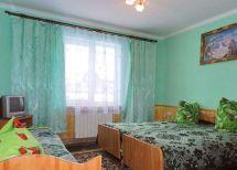 Львовская область, Сколевский район, пгт. Славское, ул. Шевченко, 24. (200 м. от центра и вокзала). Фото  3